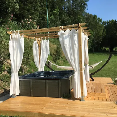 Guest house La Mola 3*